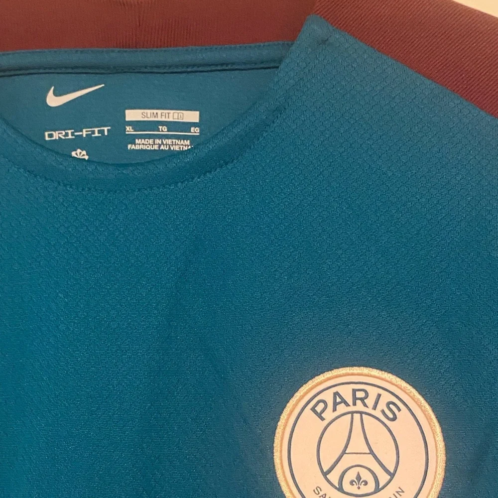 New NWT‎ Nike Paris Saint-Germain 2024/25 Strike Training Top Kids Size XL